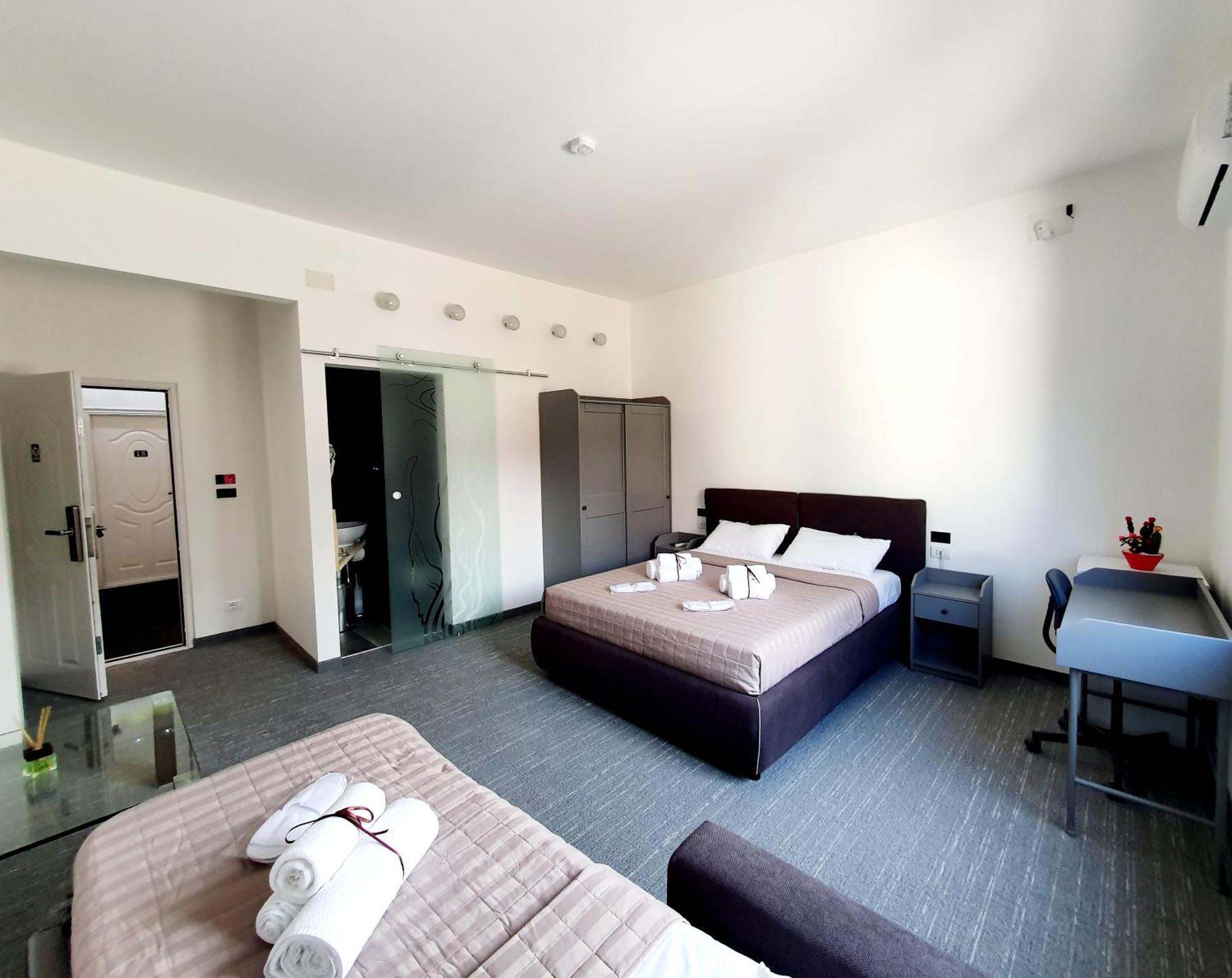 Dreibettzimmer mit eigenem Bad